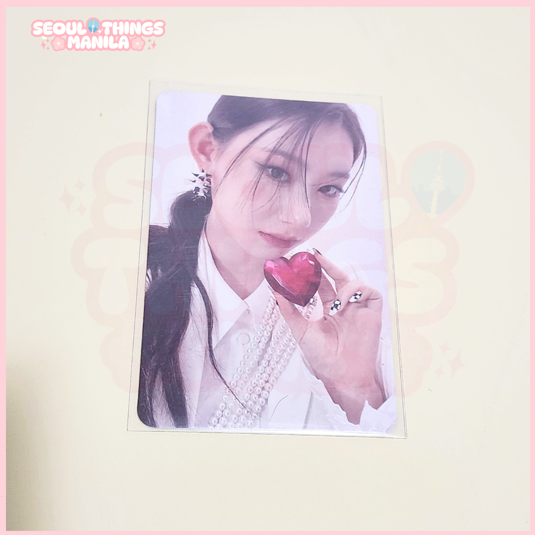 [ON HAND] ITZY - Cheshire Checkmate Album - Inclusions Photocard